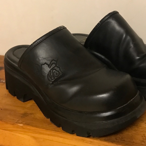 Lower East Side Y2K 6.5 Black Platform Wedge Chunky Clogs Grunge Whimsical Goth - Picture 1 of 6